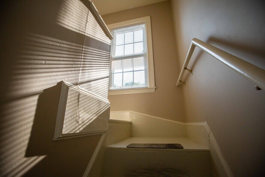 Building Photo - 15 Harrison St