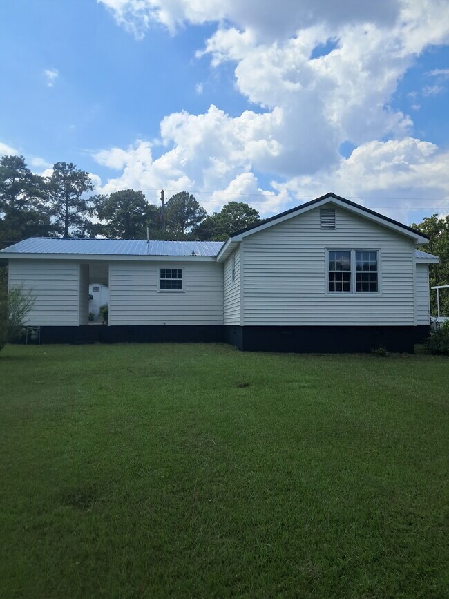 Building Photo - 806 Miller Ave