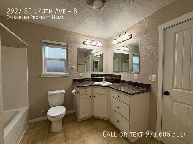 Building Photo - 2927 SE 170th Ave