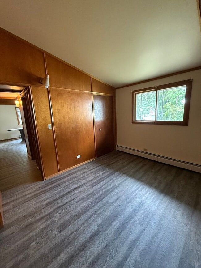 Building Photo - 2514/16 Skeels Ave
