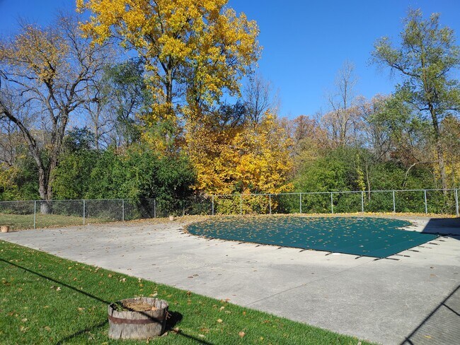 Building Photo - 25312 Shiawassee Cir