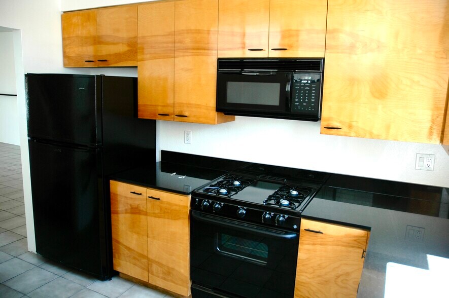 Building Photo - 3675 Keystone Ave