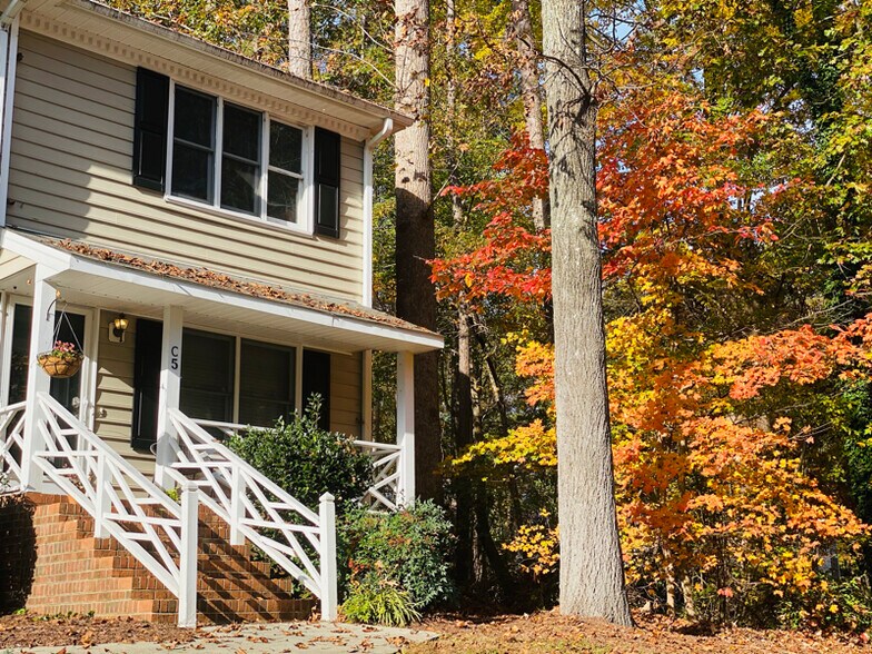 Building Photo - 300 NC-54