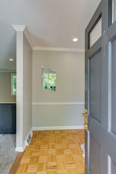 Building Photo - 8013 Warner Rd