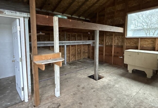 Building Photo - 2Bd/1Ba Single Story House - Available Soon!