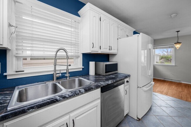 Building Photo - 1815 Cody St