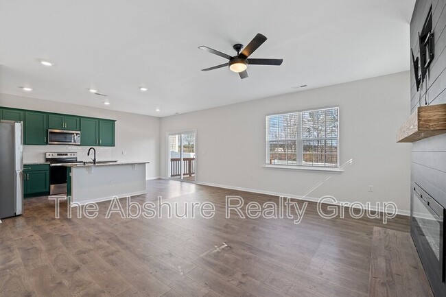 Building Photo - 49 River Bank Rd