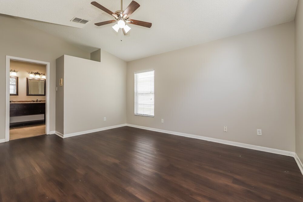 Building Photo - 1521 Vernon Ct