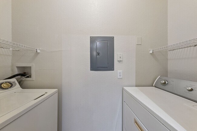 Building Photo - 1460 Lake Shadow Cir