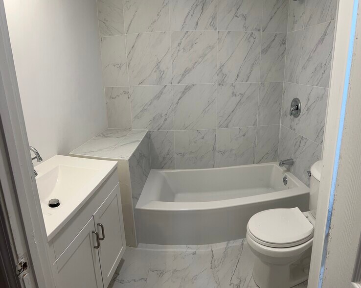 Bathroom 2 - 27 Alston St