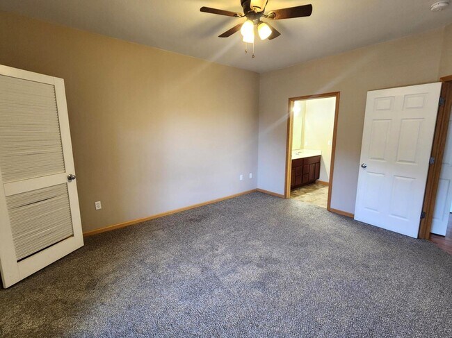 Building Photo - 2230 W Lake Rd