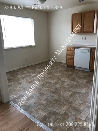 Building Photo - 859 N White Barn Rd