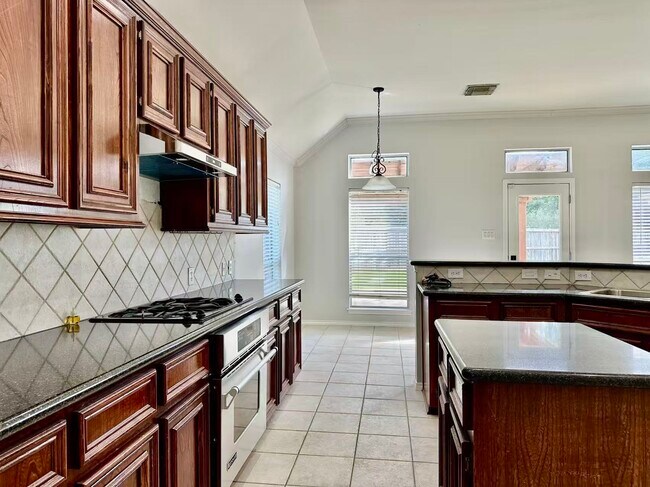 Building Photo - 3131 Valley Ct