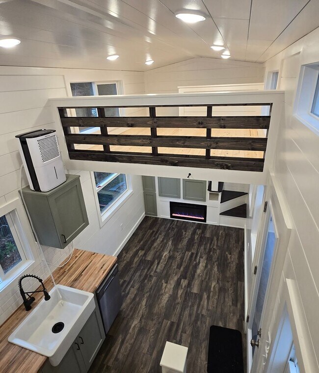 Building Photo - Charming 1920 Updated Vintage Home with AD...