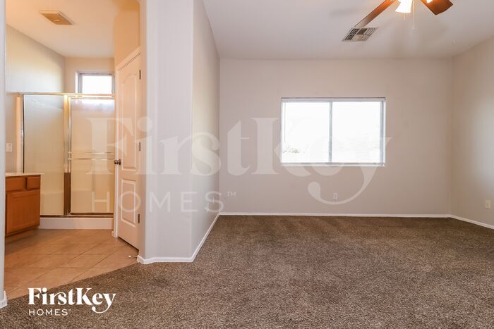Building Photo - 110 N 118th Ave