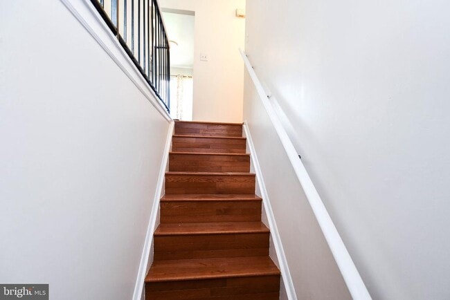 Building Photo - 12407 Lampton Ln
