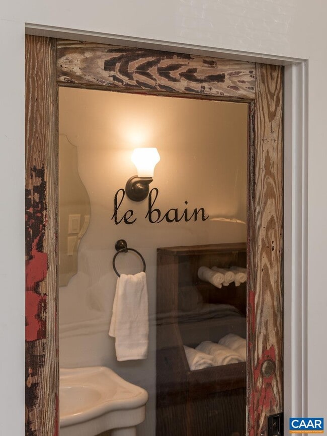 Building Photo - 829 Belmont Ave