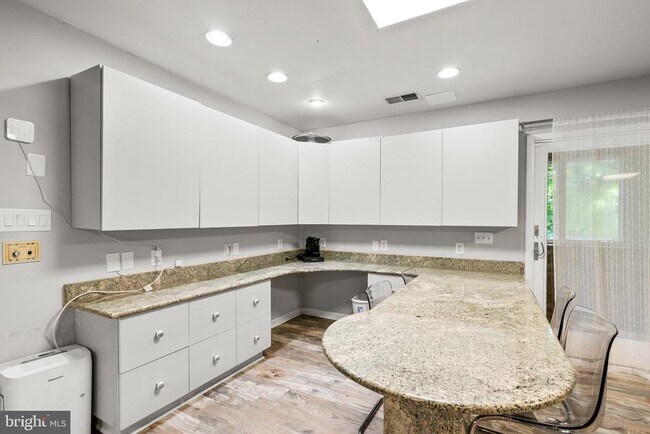 Building Photo - 7713 Arrowood Ct