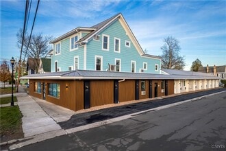 Building Photo - 1104 Main St