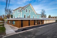 Building Photo - 1104 Main St