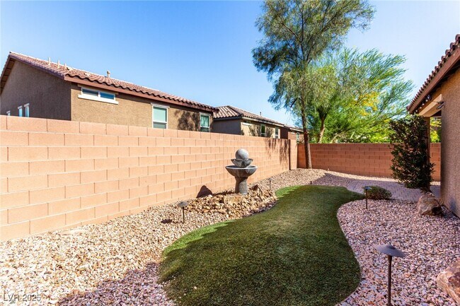 Building Photo - 5344 Bocopa St