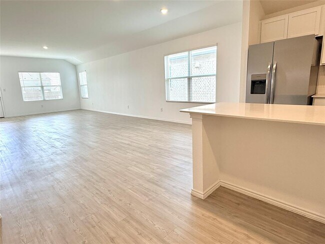 Building Photo - 289 Sormonne Lp