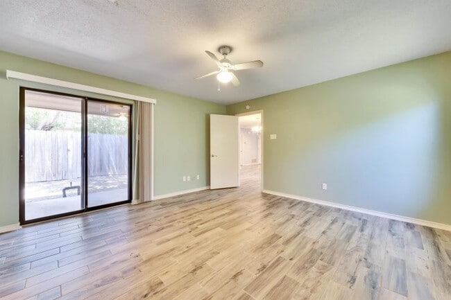 Building Photo - 1207 Gingerlily Cove