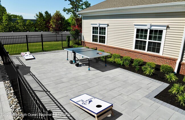 Building Photo - 2008 Stallion Cir E