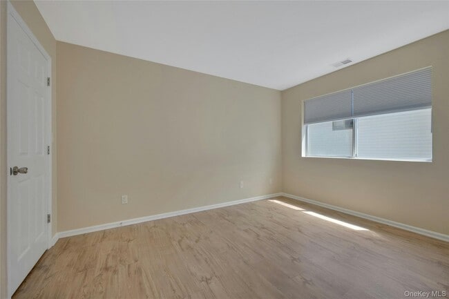 Building Photo - 19 Edison Pl