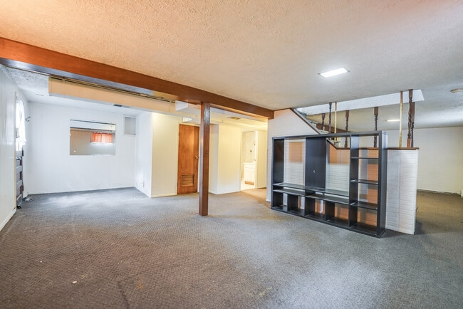 Building Photo - 3000 Meade Ave