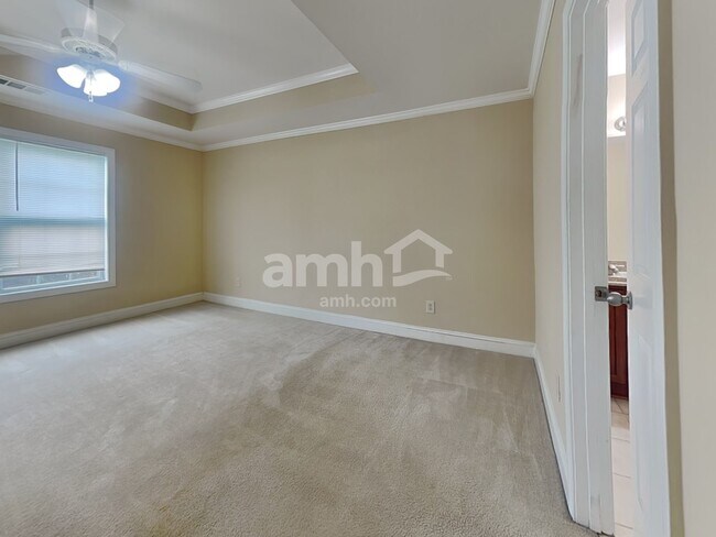 Building Photo - 2116 Benchmark Dr SW