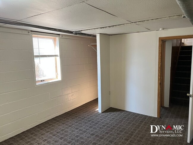 Building Photo - Updated 4+ Bedroom, 2 Bathroom House with Garage and Fenced Backyard