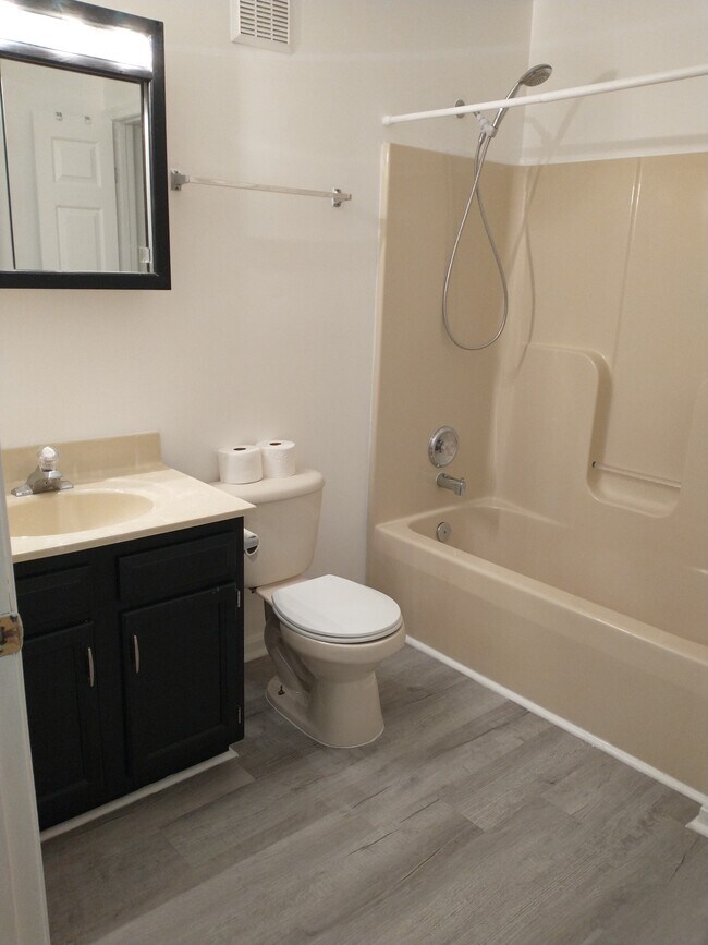 Building Photo - 1288 S Ox Rd