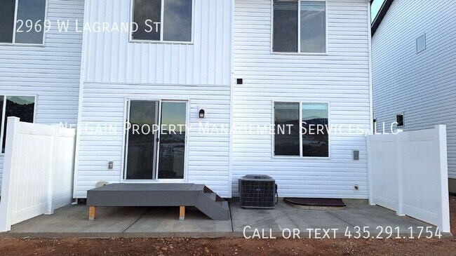 Building Photo - 2969 W LaGrand St