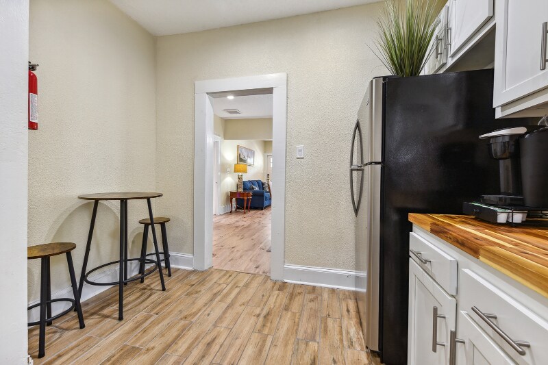 Building Photo - 517 W 18th St