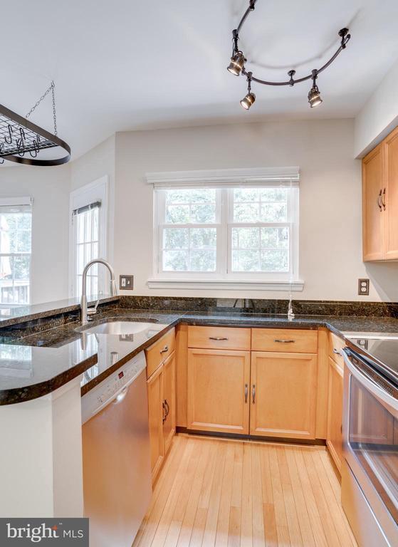 Building Photo - 5728 Evergreen Knoll Ct