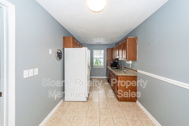 Building Photo - 5212 Elba Dr