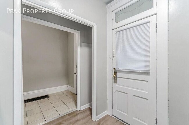 Building Photo - 196 W 8th Ave