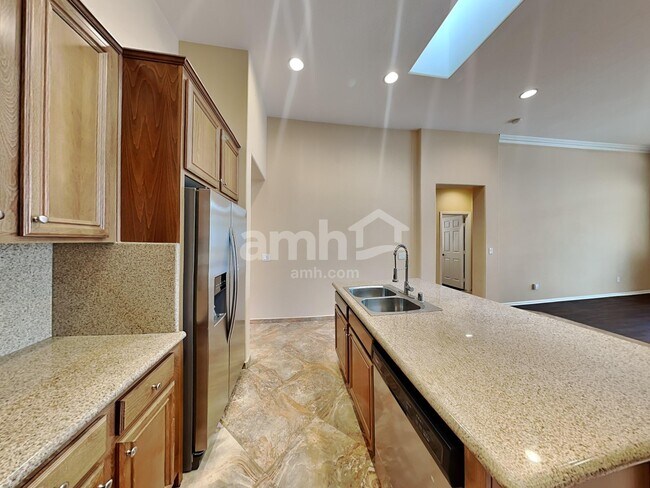 Building Photo - 2028 Silver Blaze Ct