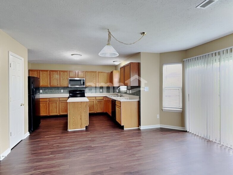 Building Photo - 2493 Monarchy Ln