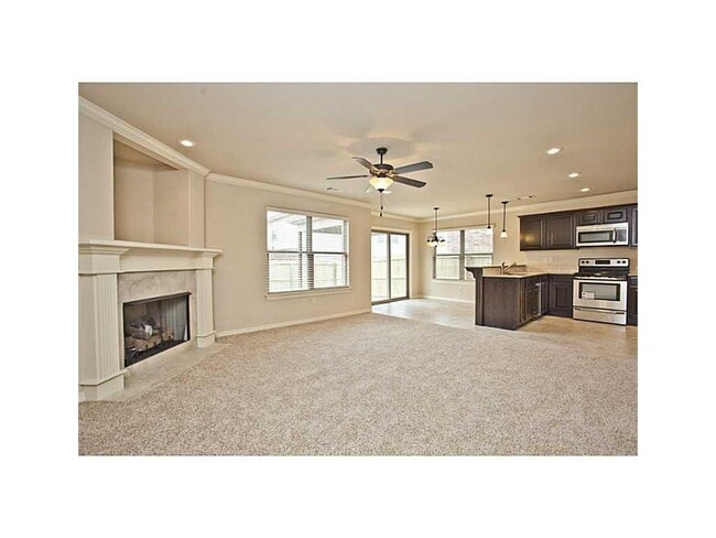 Building Photo - Clean and fresh near Washington Regional Hospital and the Bike Trail! To schedule your own showin...