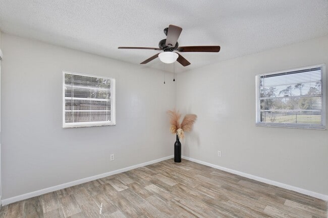 Building Photo - Scenic 2 bedrooms, 1 Bath Retreat in Apopka– Move-In Ready Rental