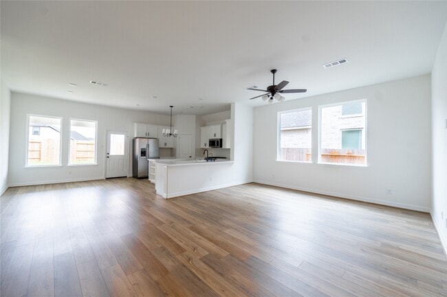 Building Photo - 5822 Westwood Shr Dr