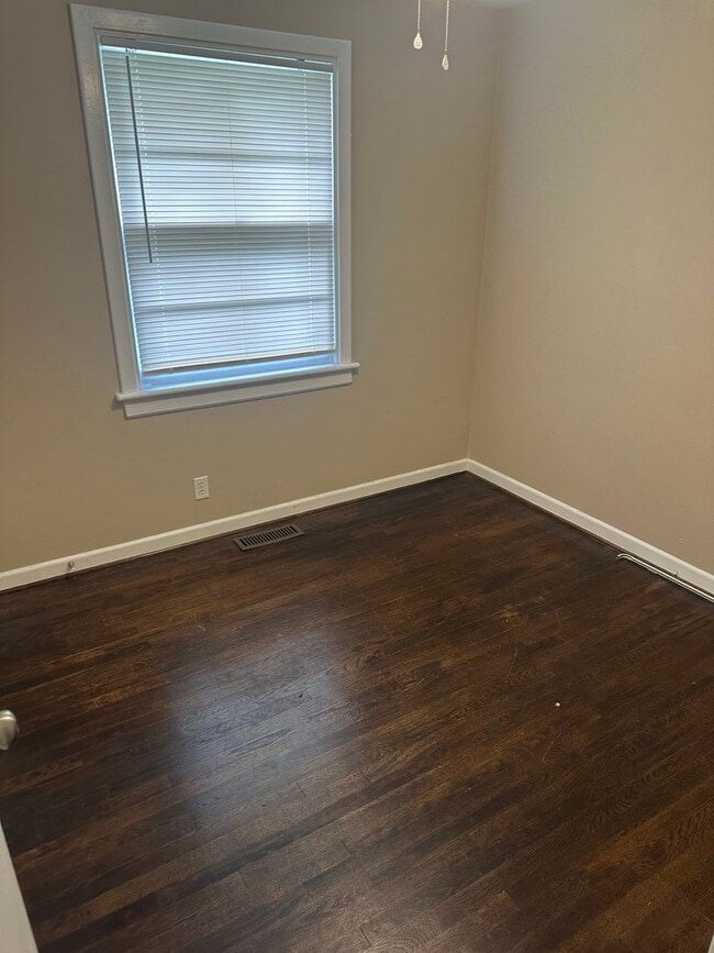 Building Photo - 3 bed/1bath