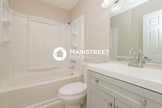 Building Photo - 4 Bedroom Pet-Friendly Home in Tampa, FL with Main Street Renewal