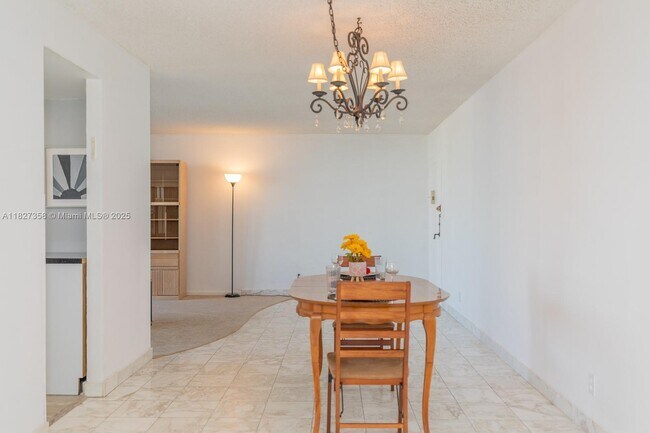 Building Photo - 137 Golden Isles Dr
