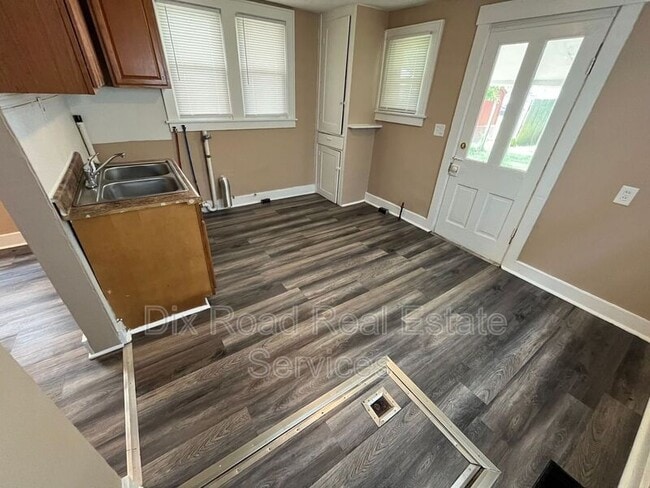 Building Photo - 303 North Eighth Street