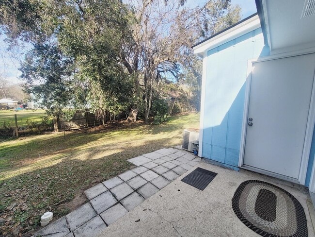 Building Photo - 3986 Breezee Ct