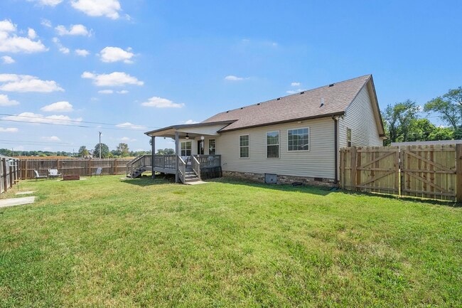 Building Photo - 206 Azalea Dr