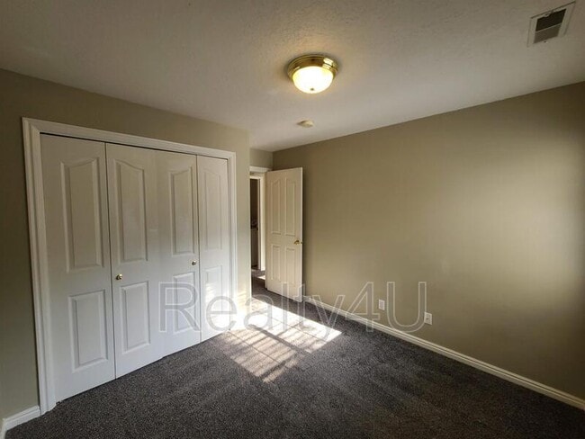 Building Photo - 1305-1200 1200 W